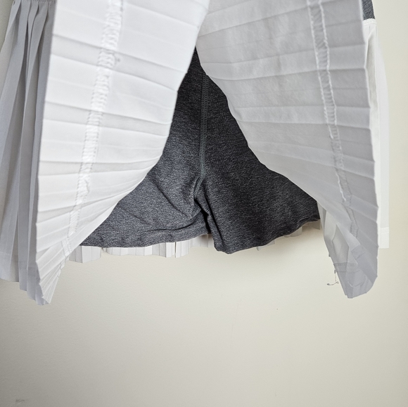 Lululemon skirt - Picture 5 of 6